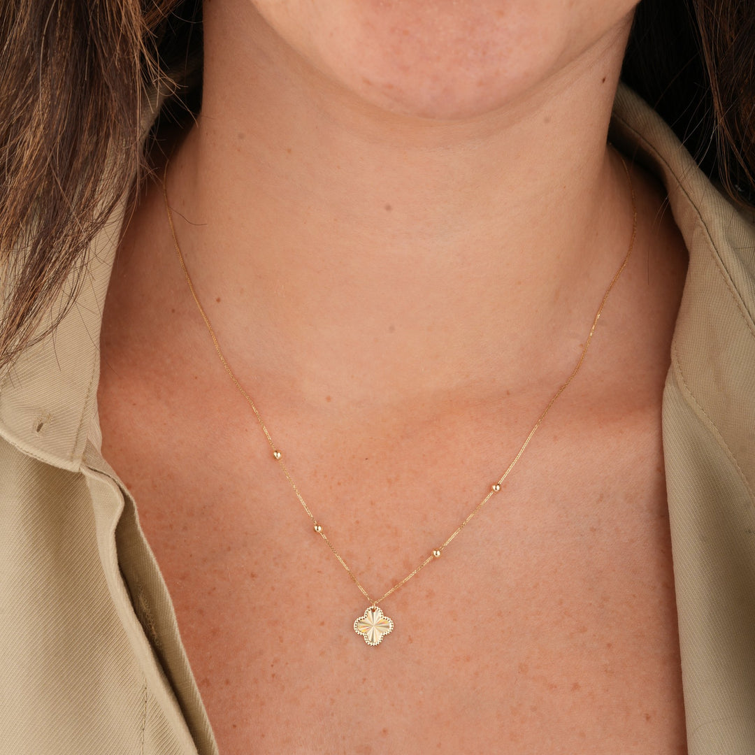 Iris Solid Clover Gold Necklace