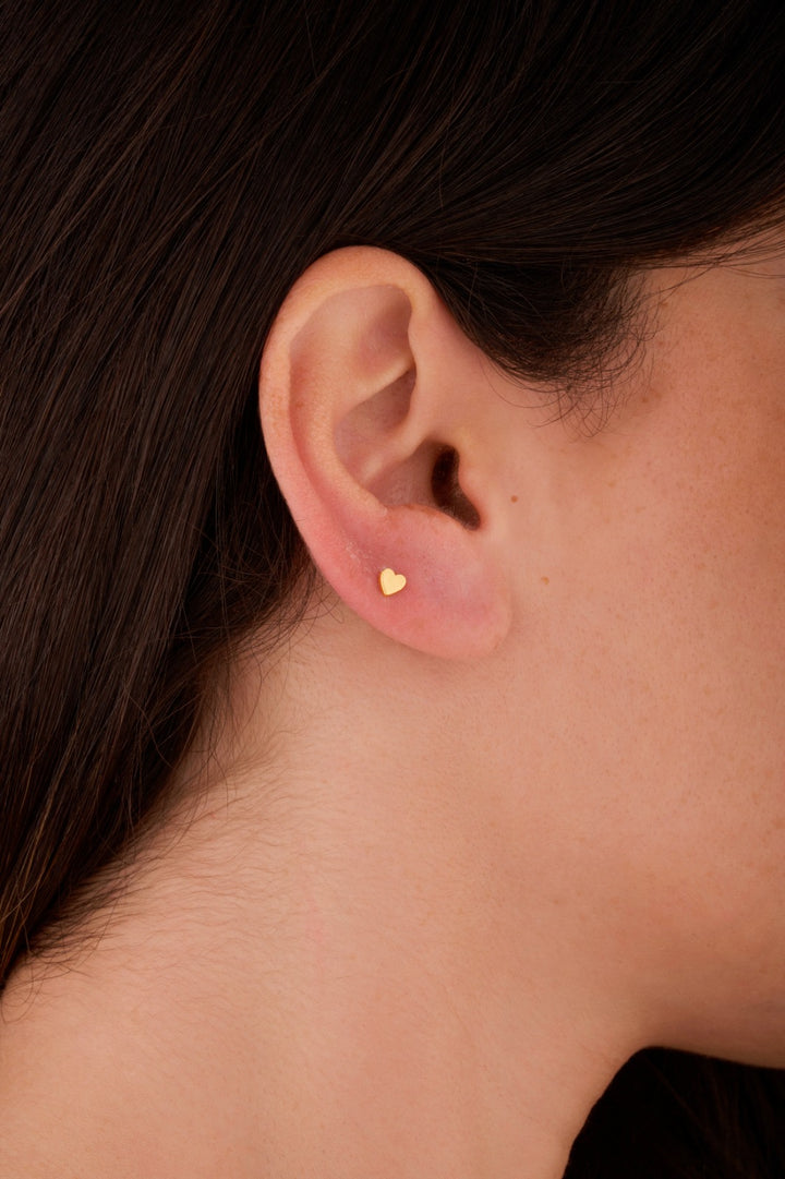 Iris hearts nonstones gold ear piercing