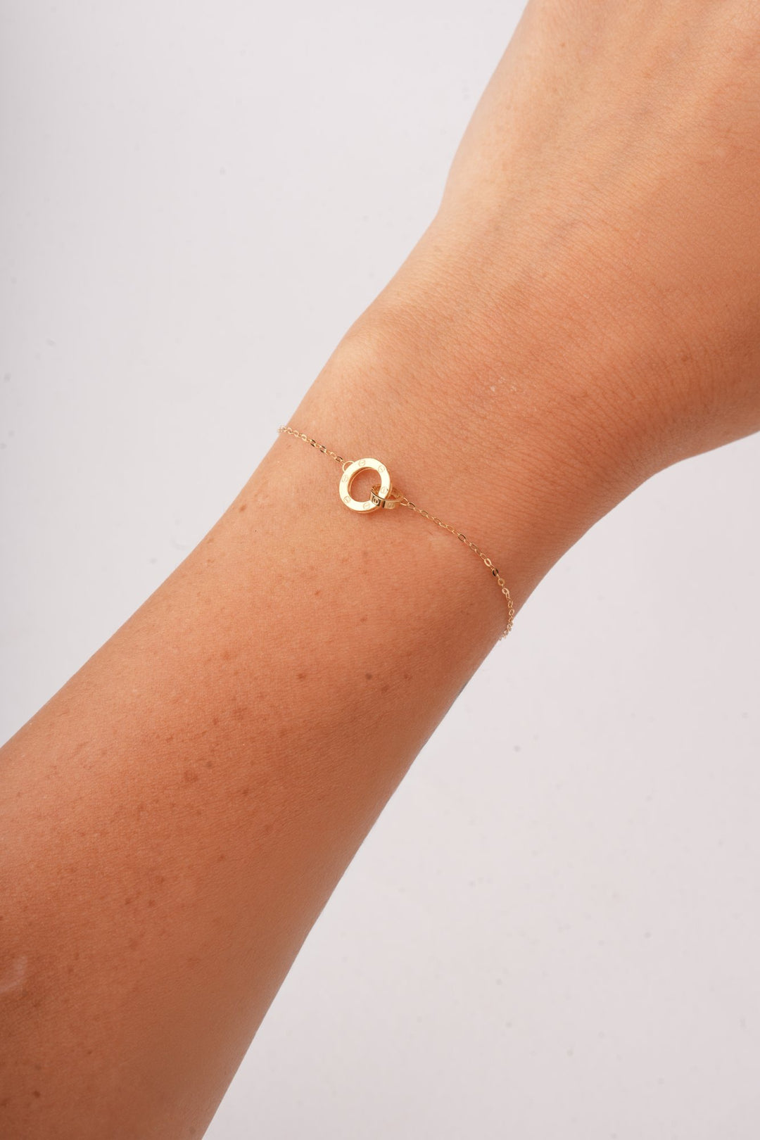 Iris Circle Gold Bracelet