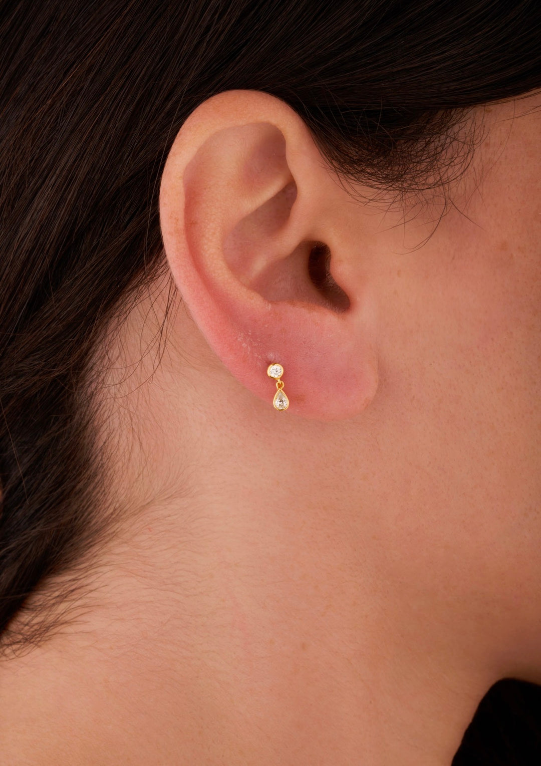 Iris circle with pair ear piercing
