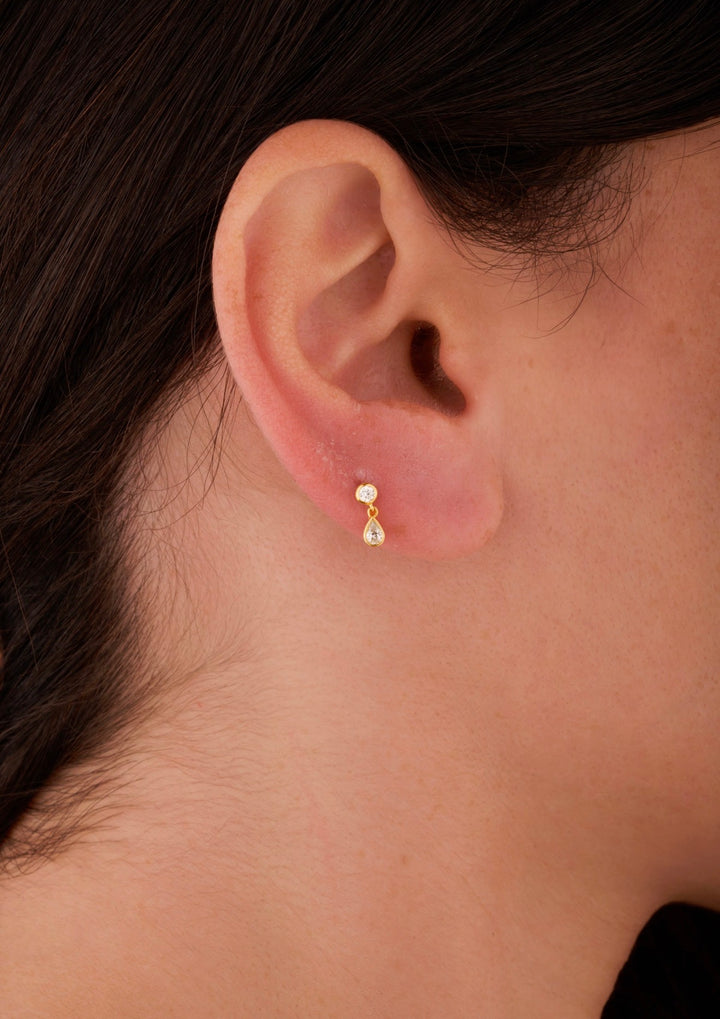 Iris circle with pair ear piercing