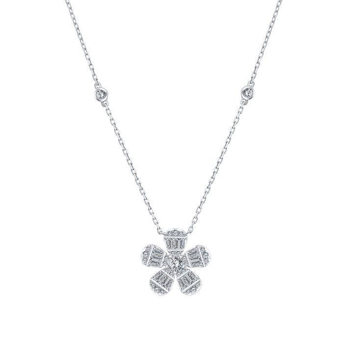 Trendy Medium Flower Diamond Necklace