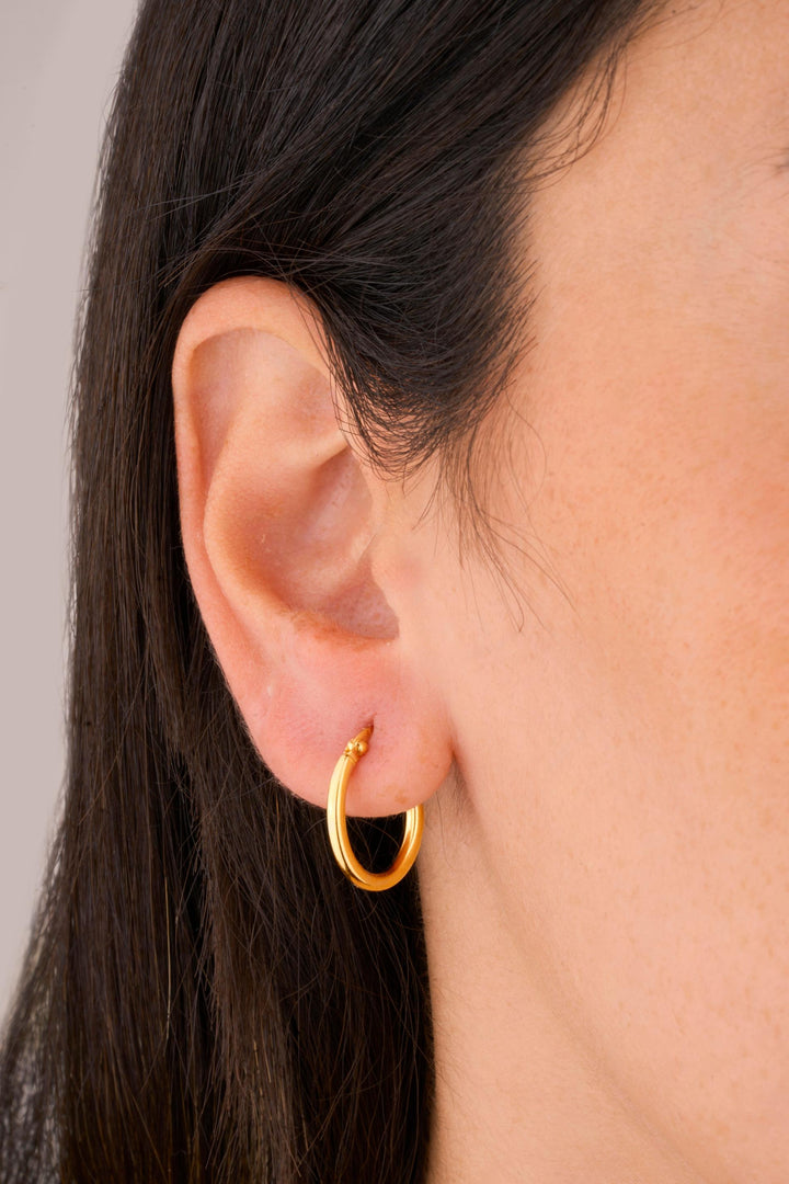 IRIS Small Gold Hoop Earring