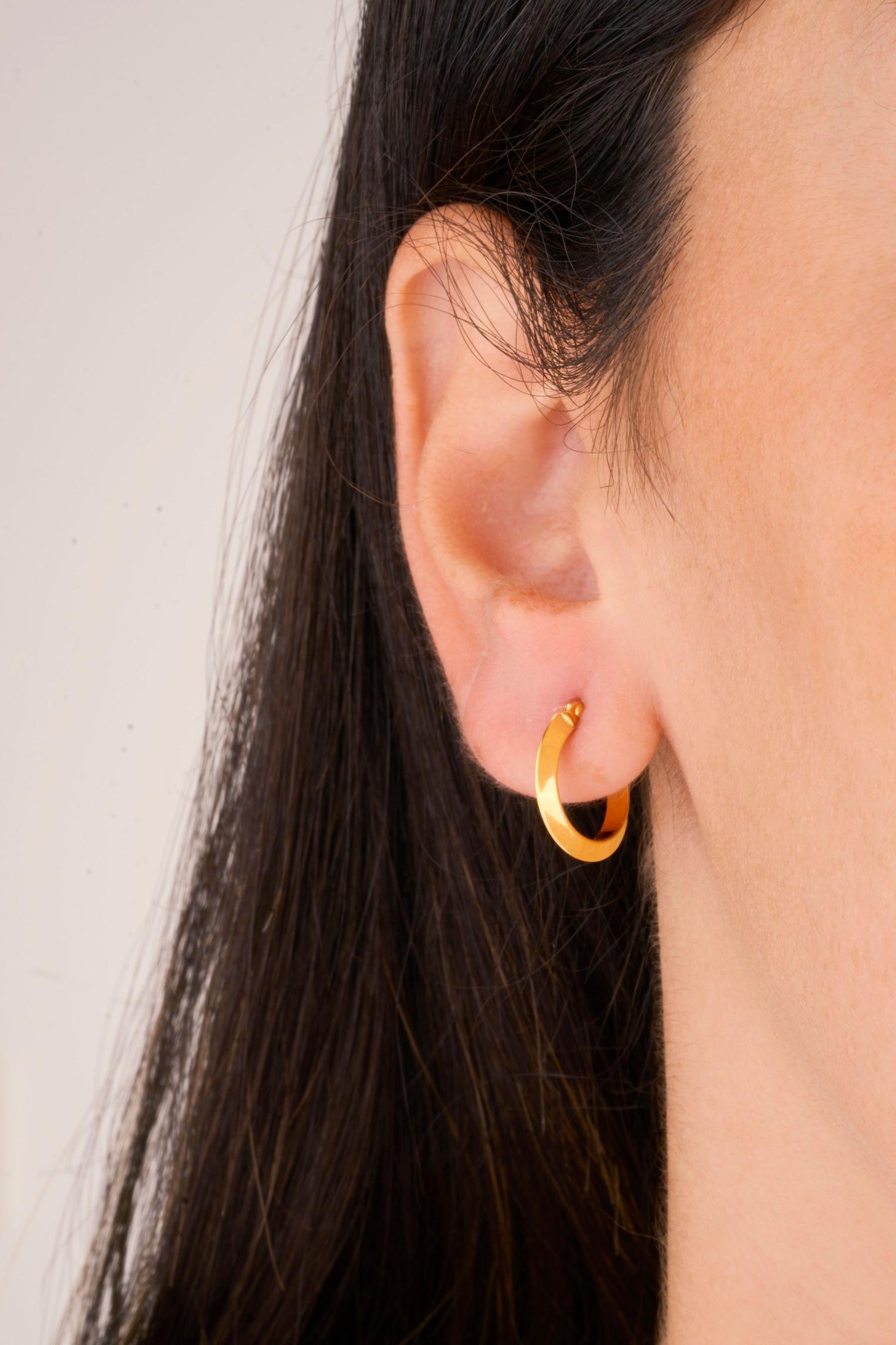 IRIS Skinny Plain Gold Earring