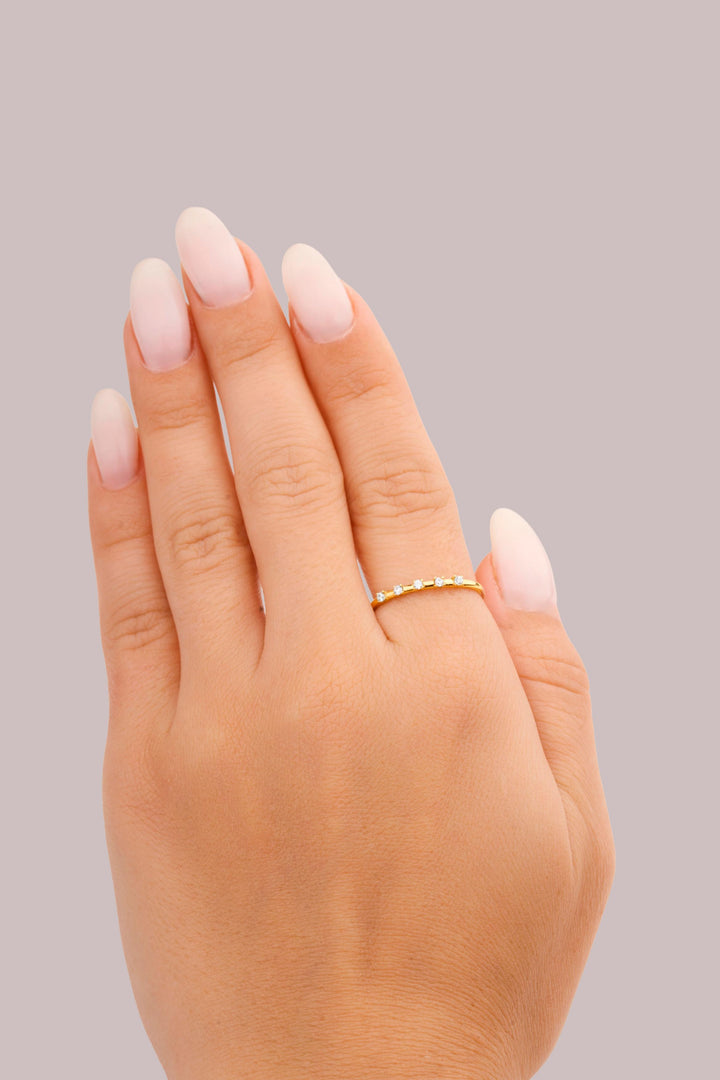 IRIS Five Stones Gold Ring