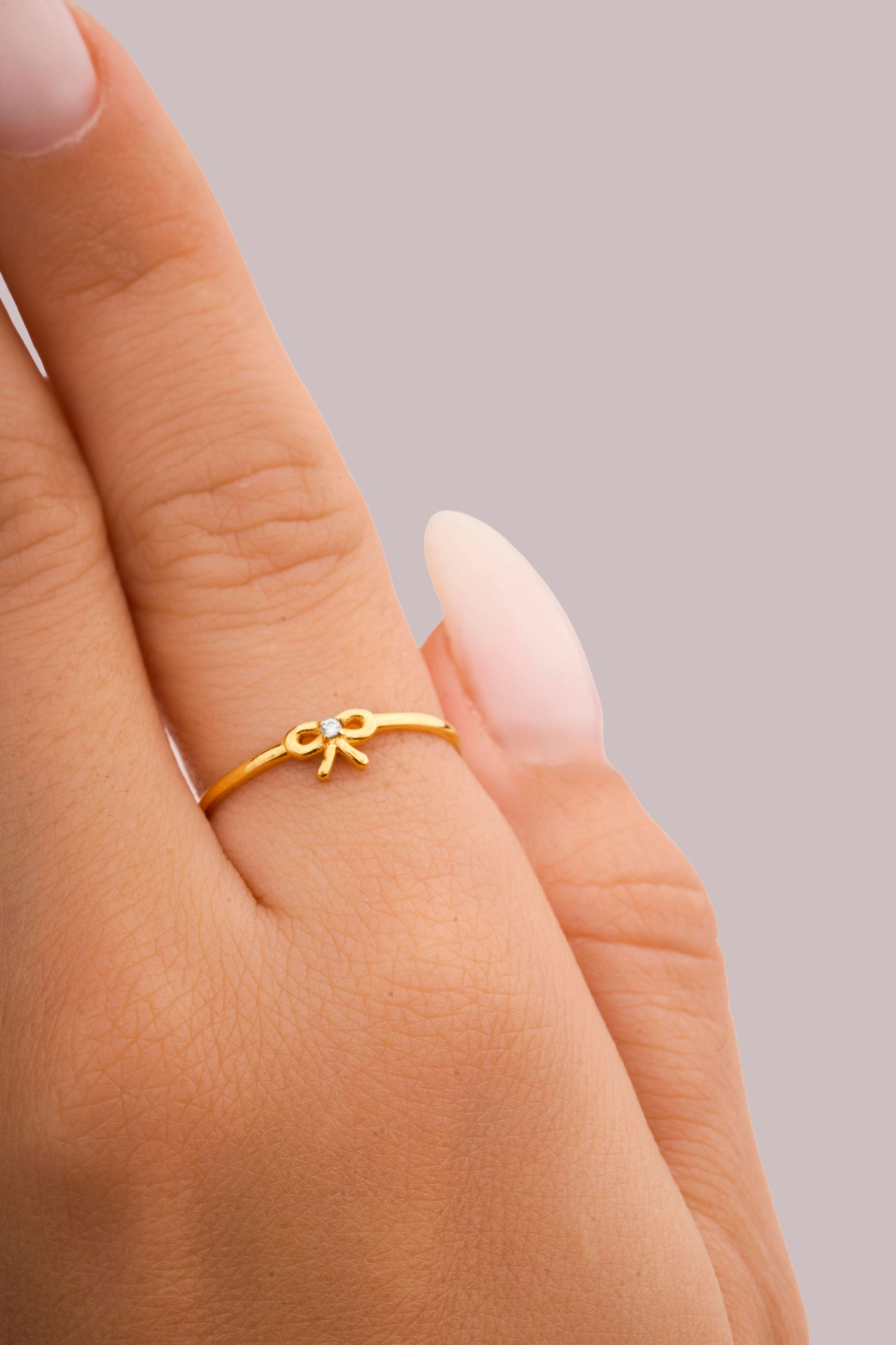 IRIS Bow Stone Gold Ring