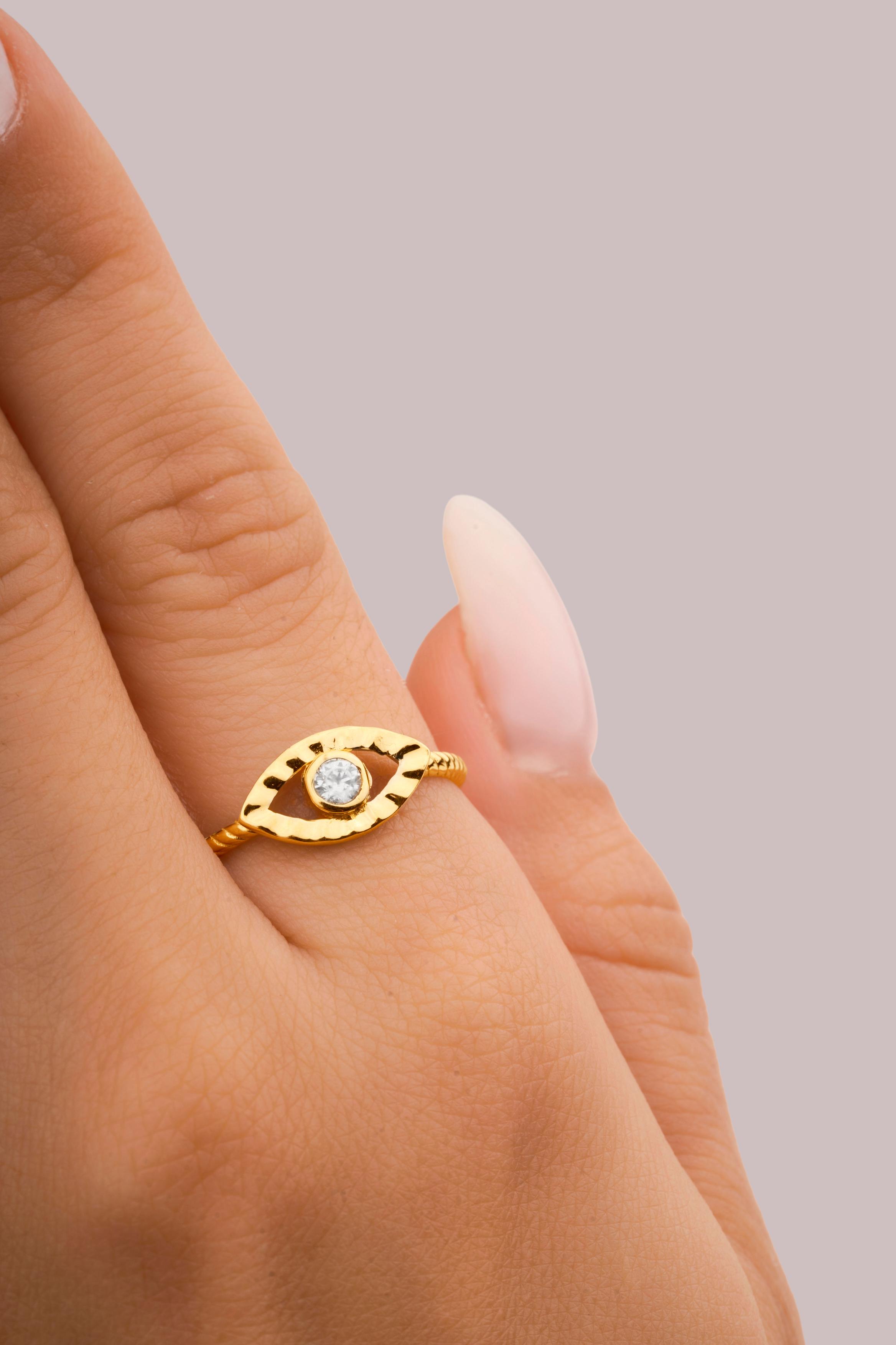 IRIS Eye Stone Gold Ring