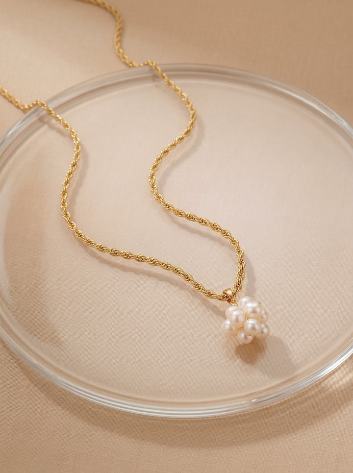 Iris Half Pearls Gold Necklace