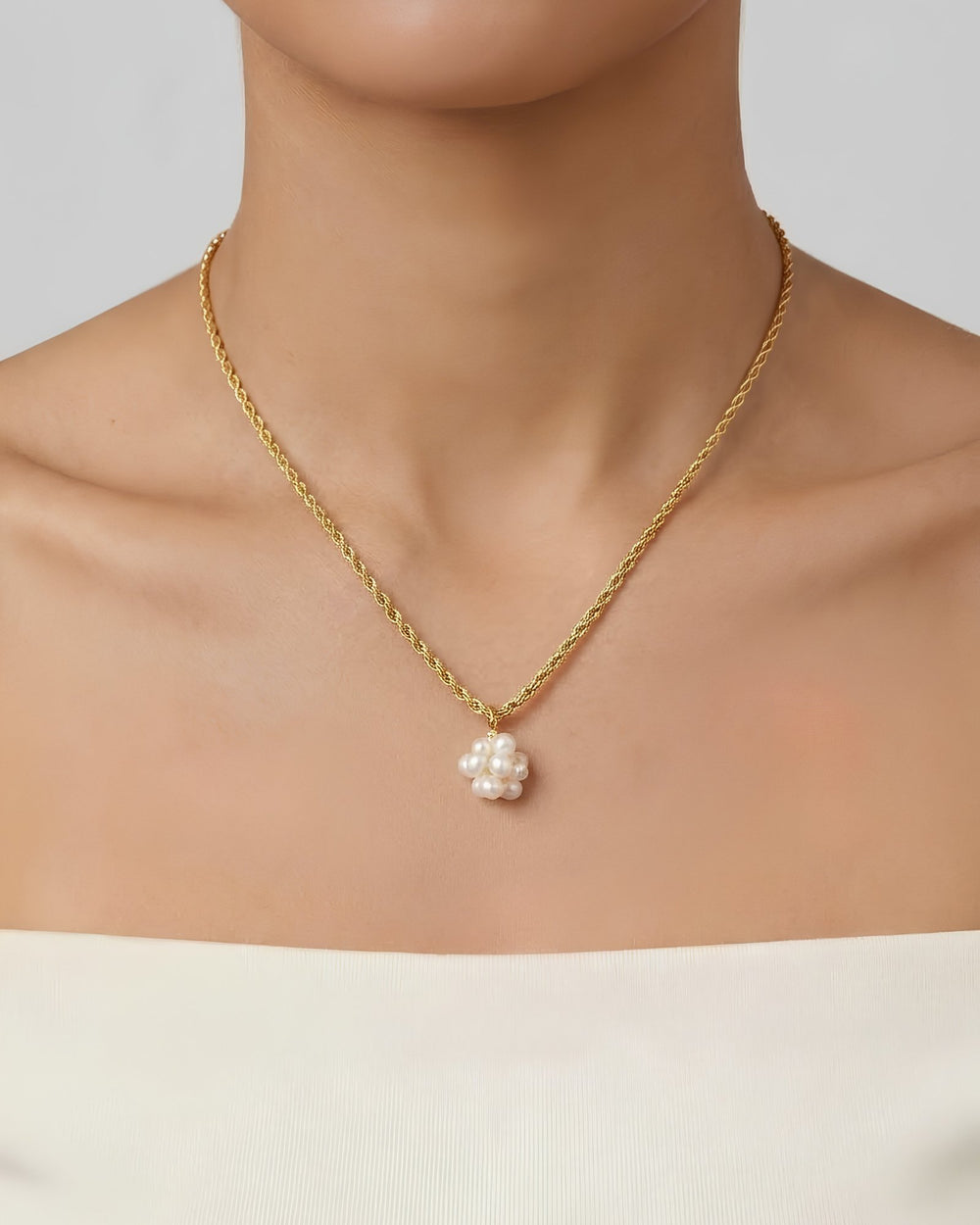 Iris Half Pearls Gold Necklace