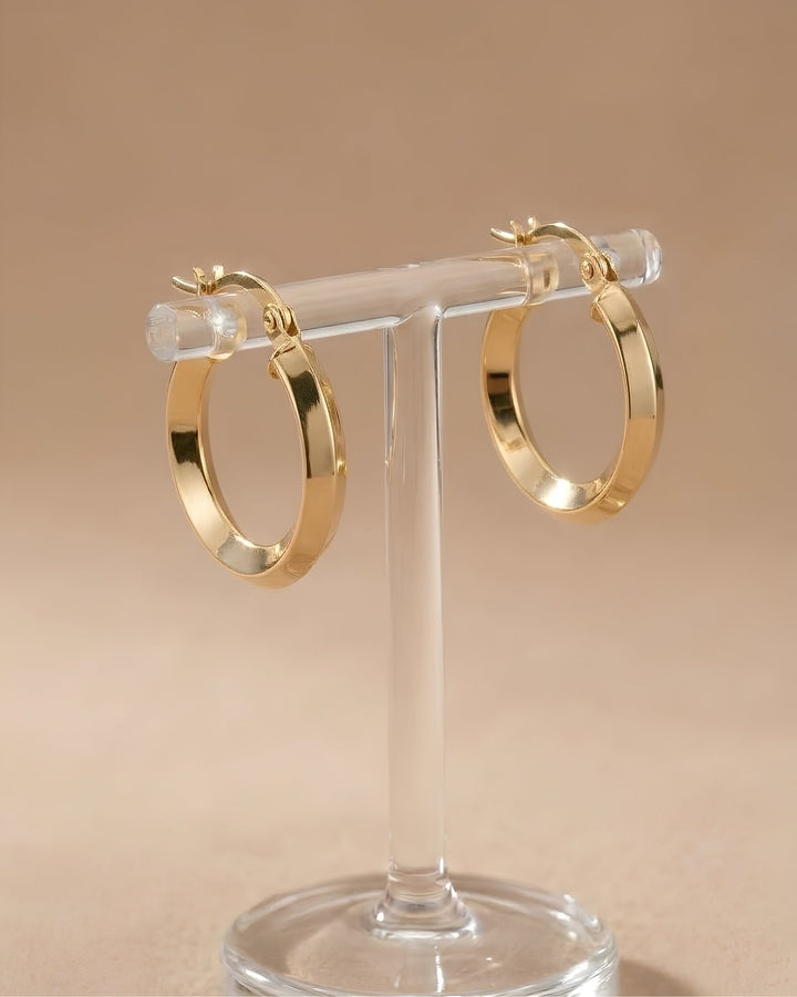 Iris Medium Gold Hoop Earring