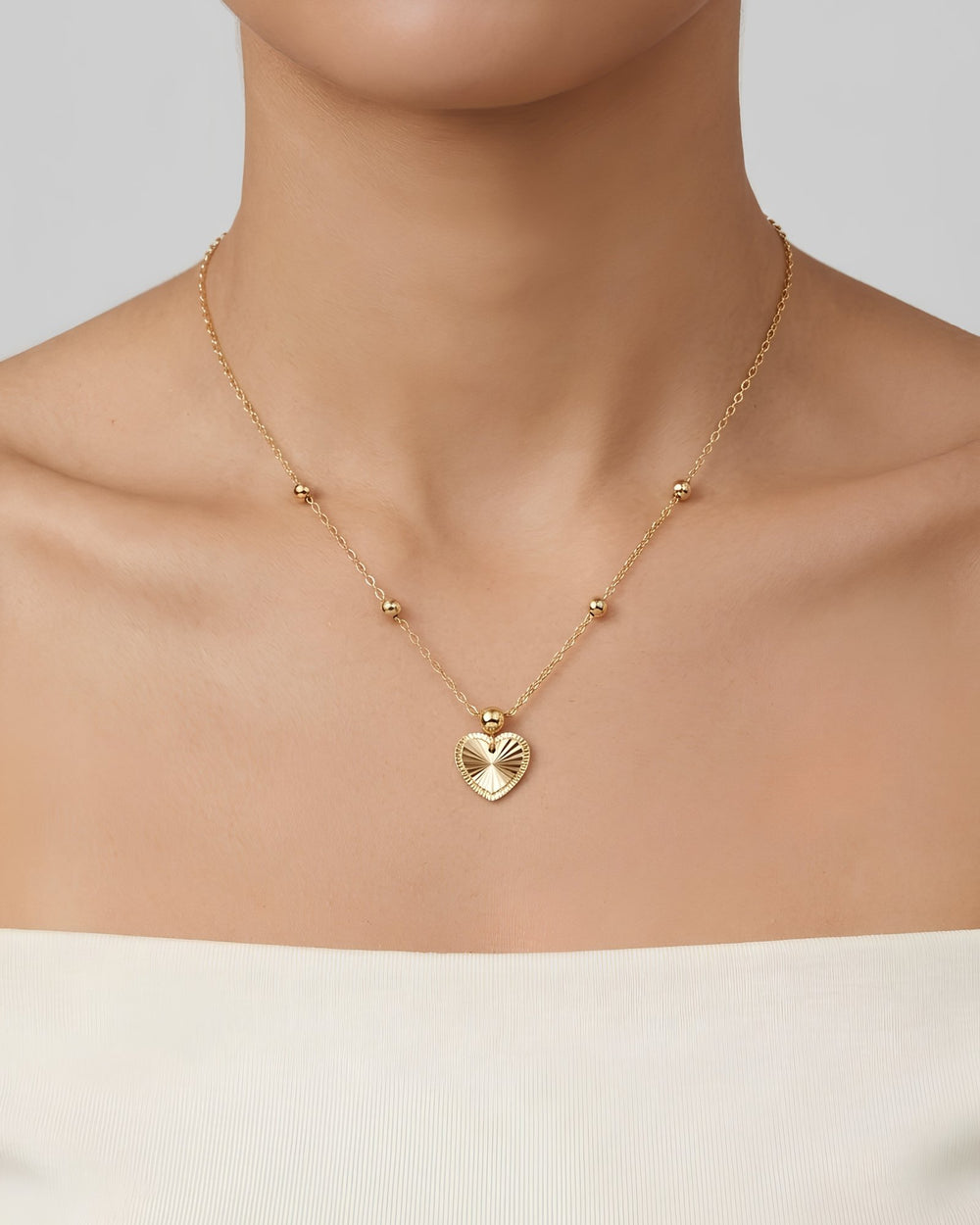 Iris Small Heart With Beads Gold Necklace
