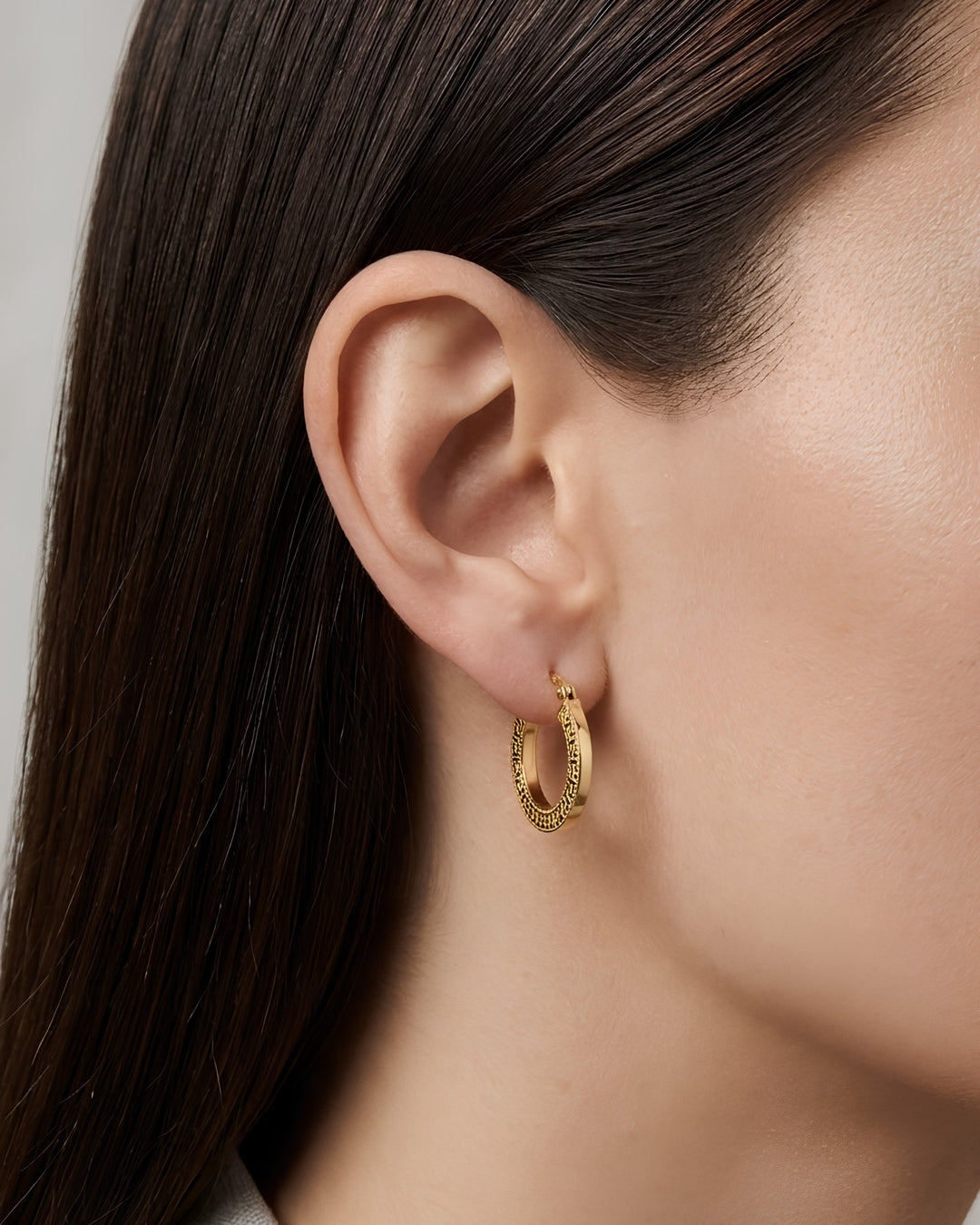 Iris Smooth Vintage Gold Earring