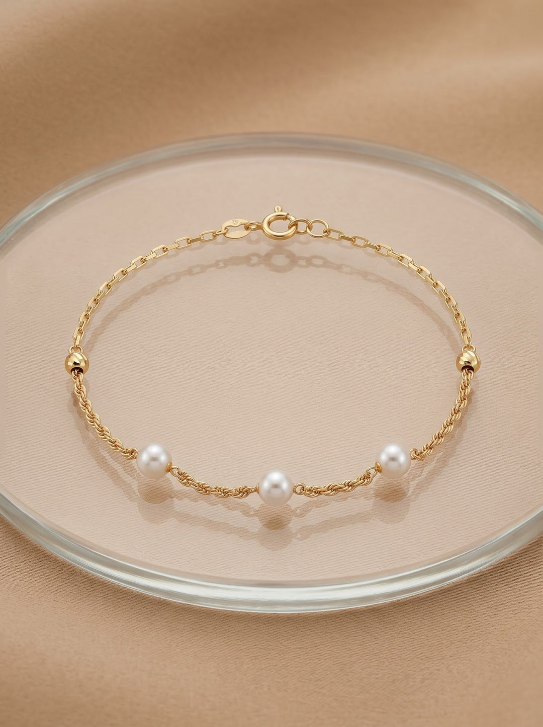 Iris Three Pearls Gold Bracelet