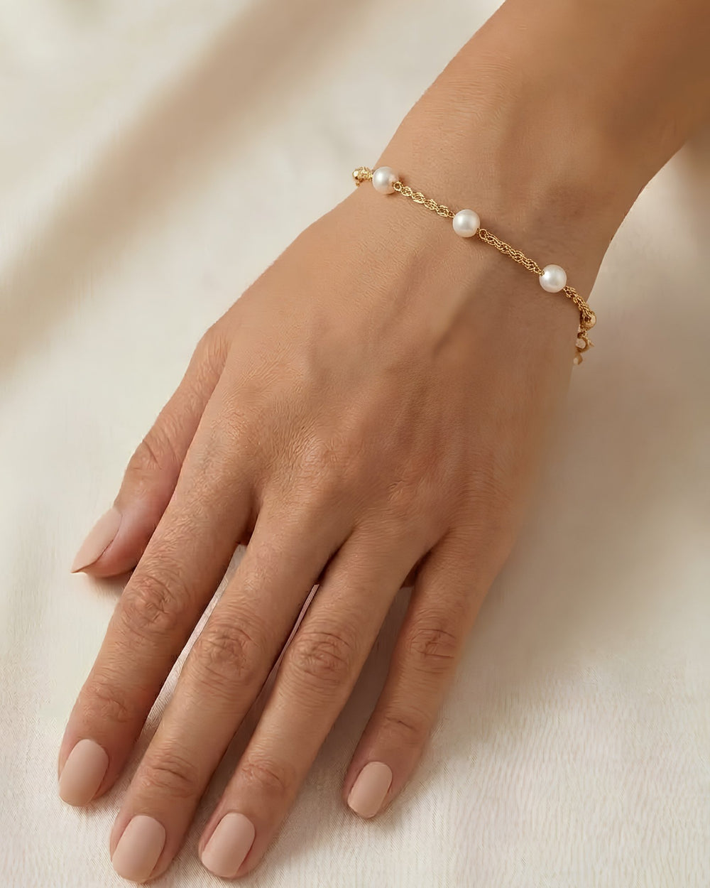 Iris Three Pearls Gold Bracelet